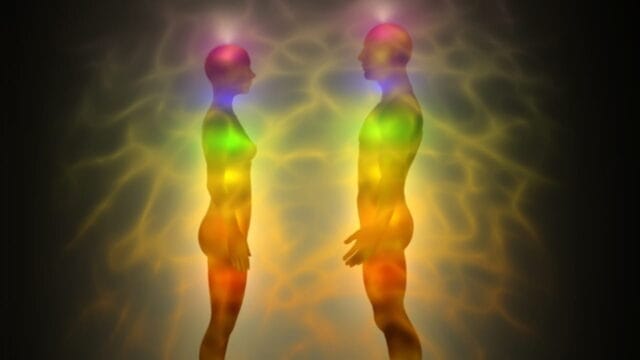 Colores Espirituales: La diferencia entre auras y chakras Cómo cambiar el Color Aura