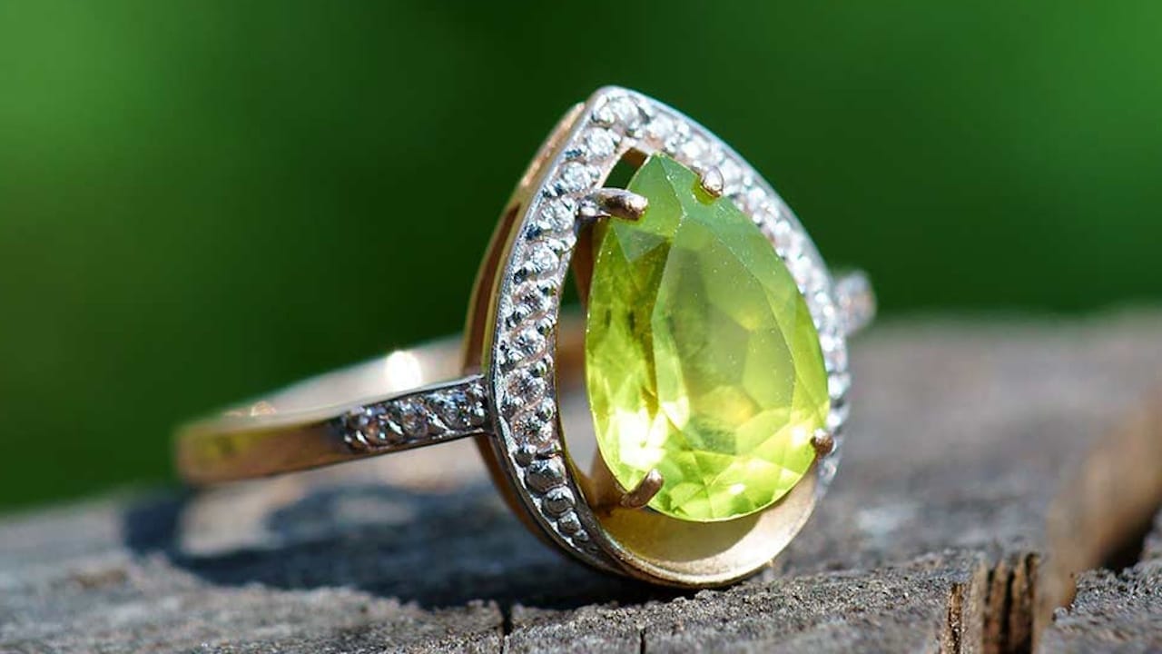 espinolo Piedra de nacimiento de Agosto