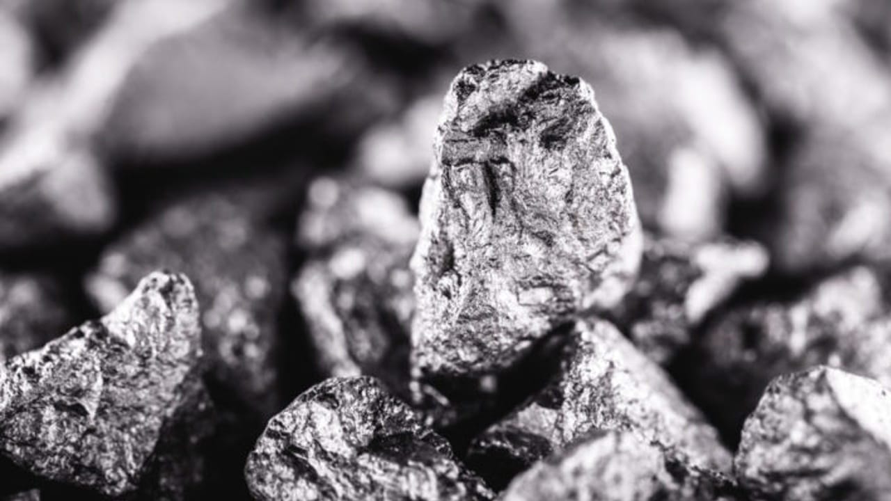 metal plateada metal plateada